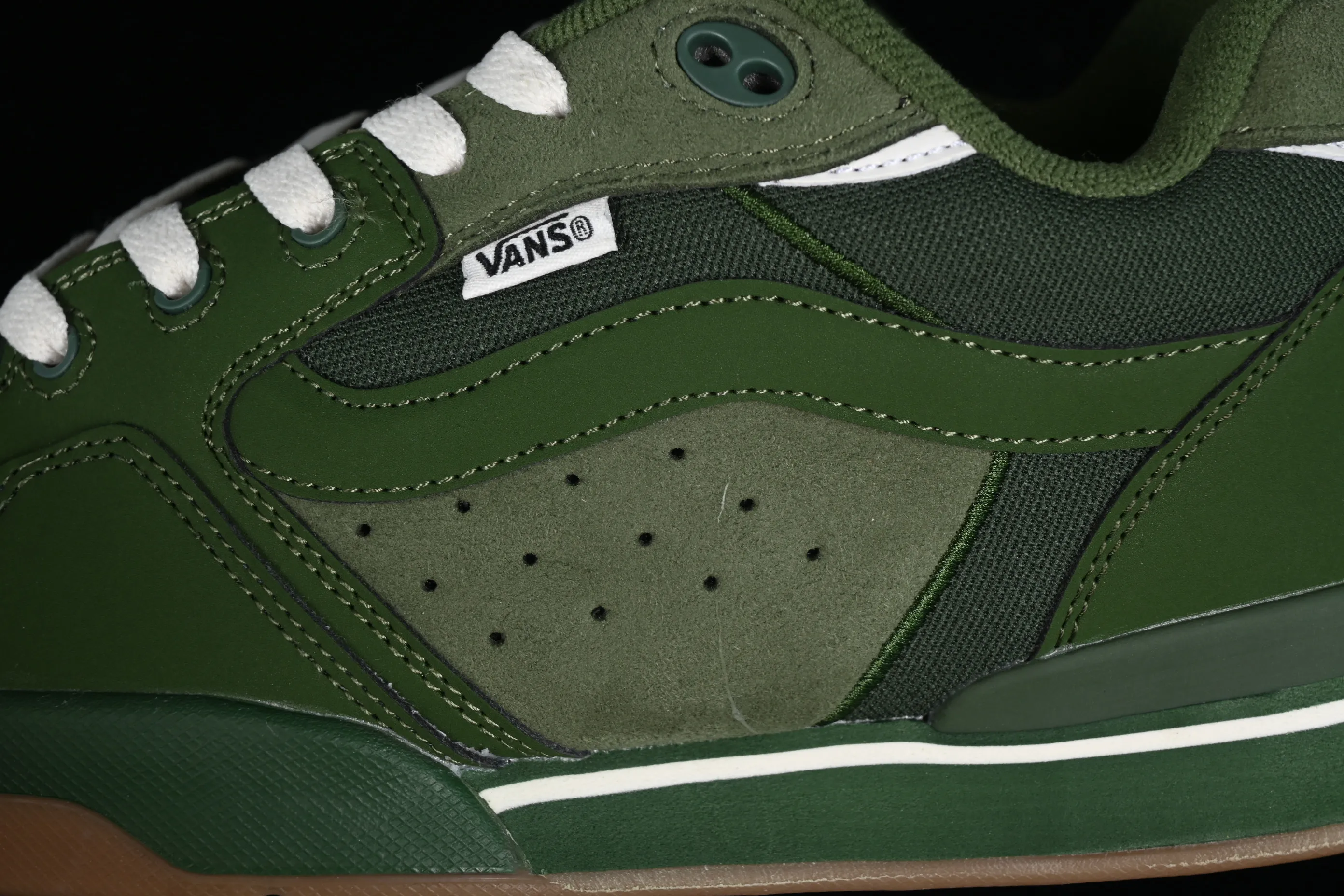 All categories Vans Vans series Vans Mid Vans China Vans Rowley XLT series Vans official shock-absorbing and wear-resistant retro skateboard shoes VN000E21BXU